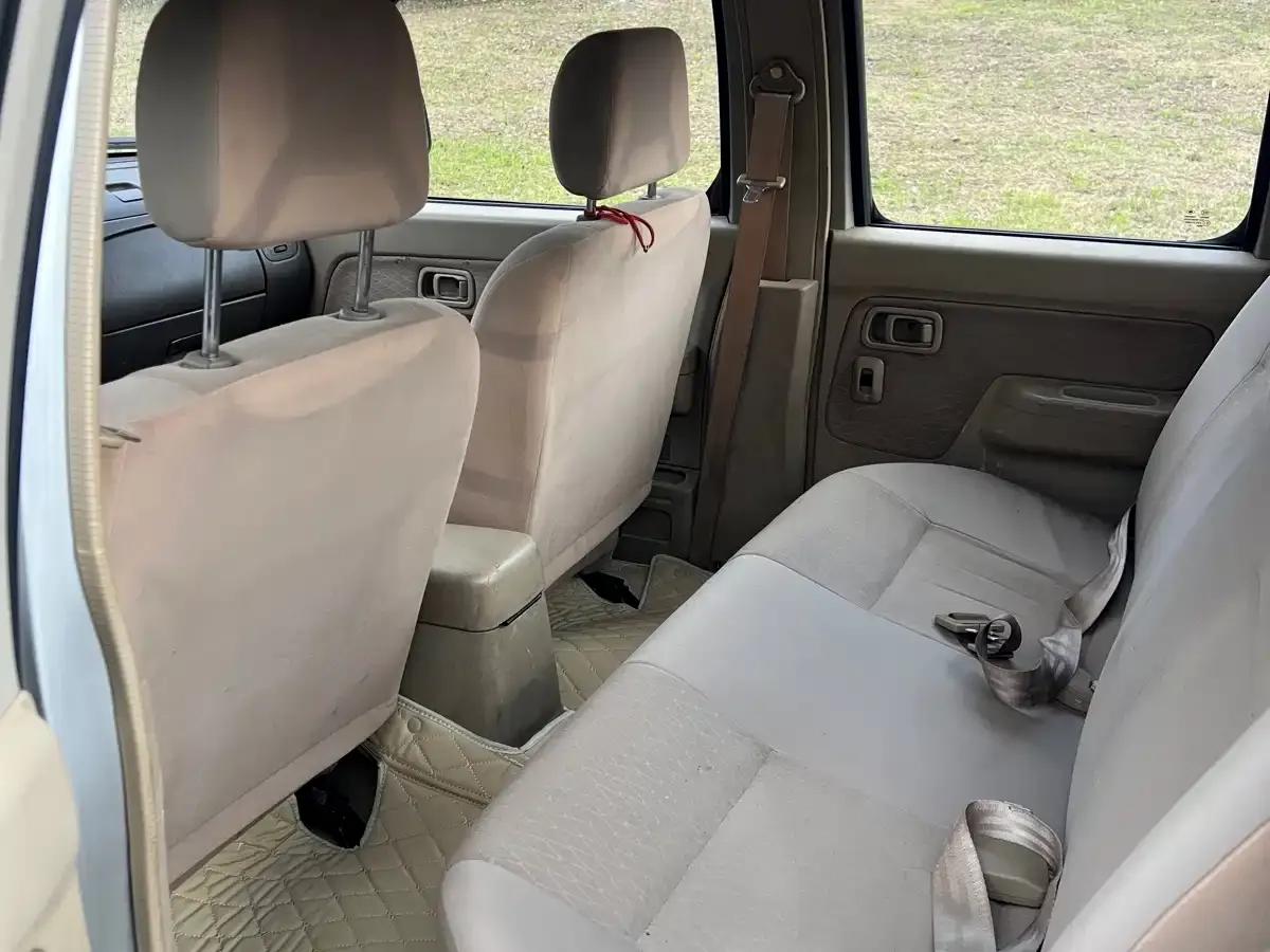 2013 Nissan ZN Van 2.4L 2WD Luxury 5-Seater — миниатюра 9
