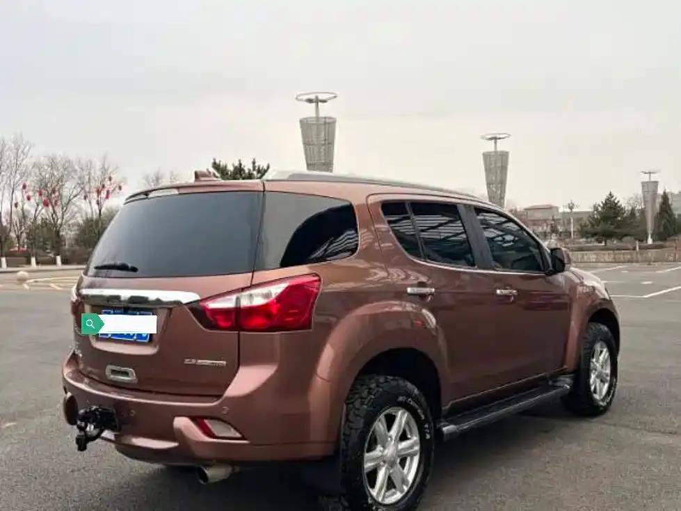 mu-X Ranger 2015 2.5T 2WD Automatic Touring Edition 7-Seater — миниатюра 3