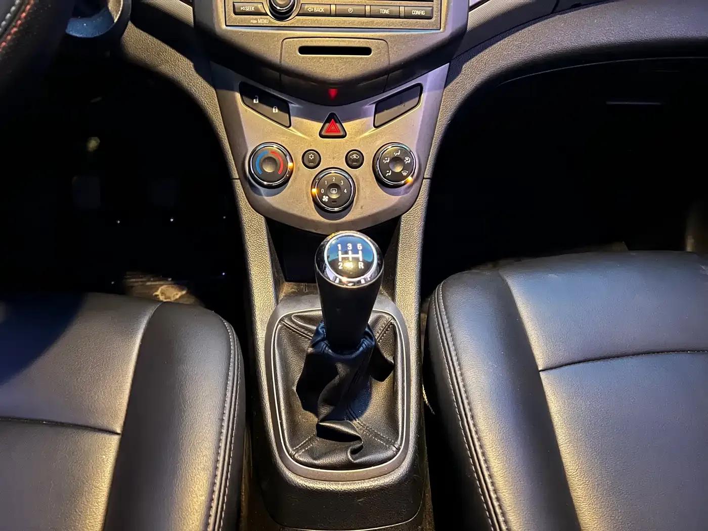 2011 Aveo Sedan 1.4L MT SL — миниатюра 12