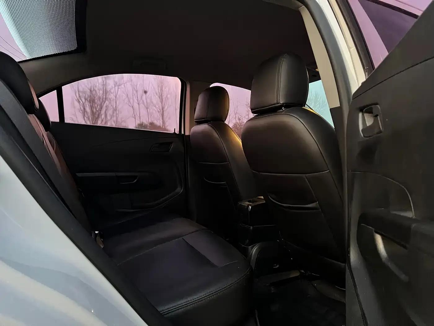 2011 Aveo Sedan 1.4L MT SL — миниатюра 13
