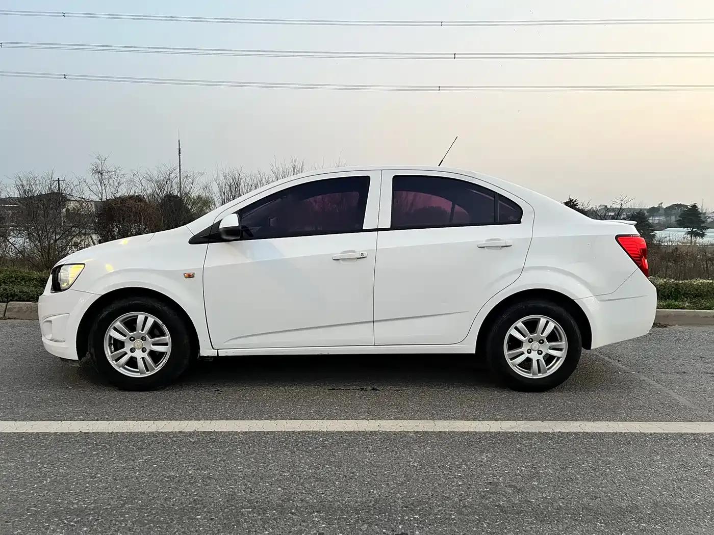 2011 Aveo Sedan 1.4L MT SL — миниатюра 3