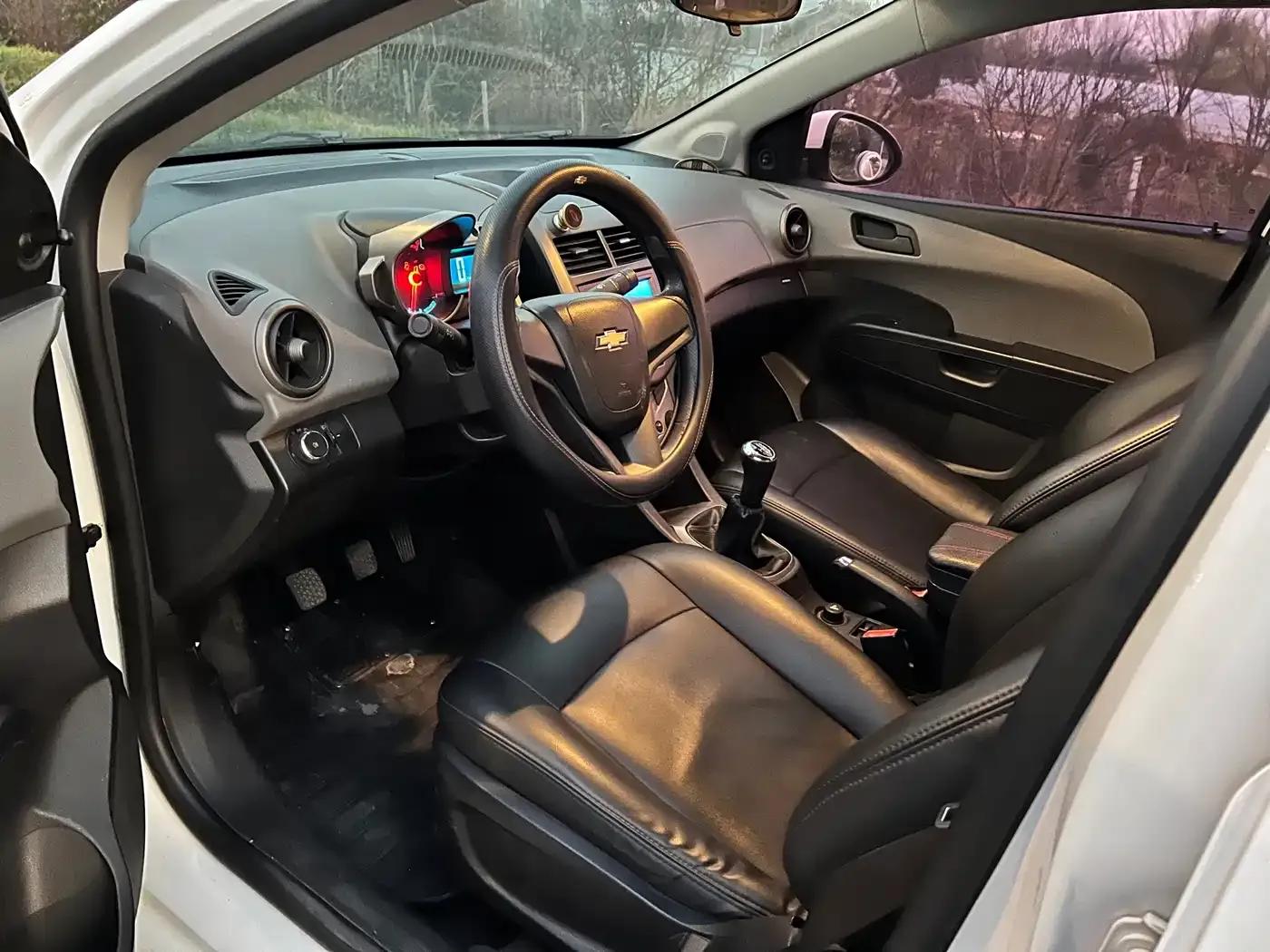 2011 Aveo Sedan 1.4L MT SL — миниатюра 7