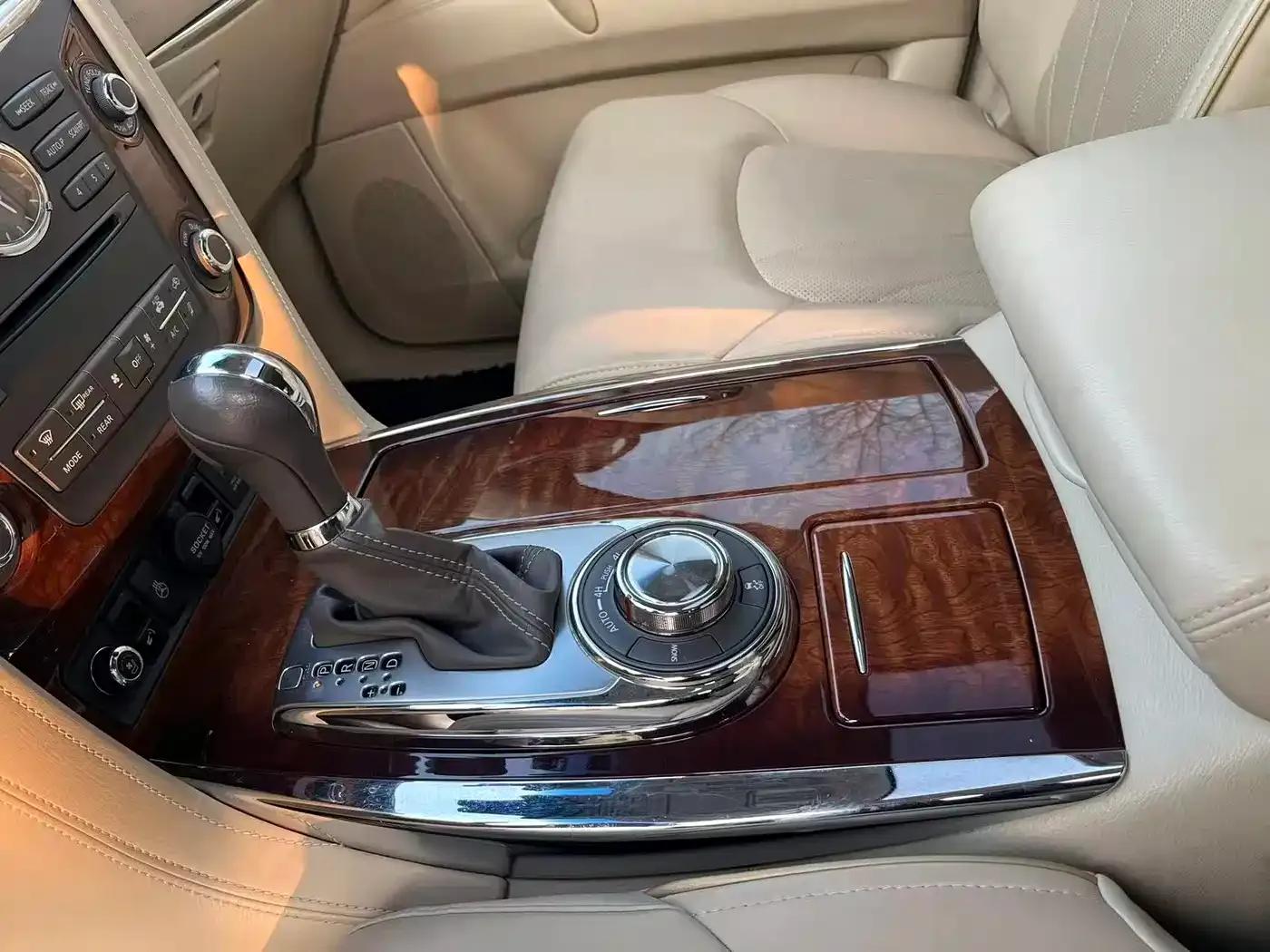 Infiniti QX80 2016 5.6L 4WD — миниатюра 17