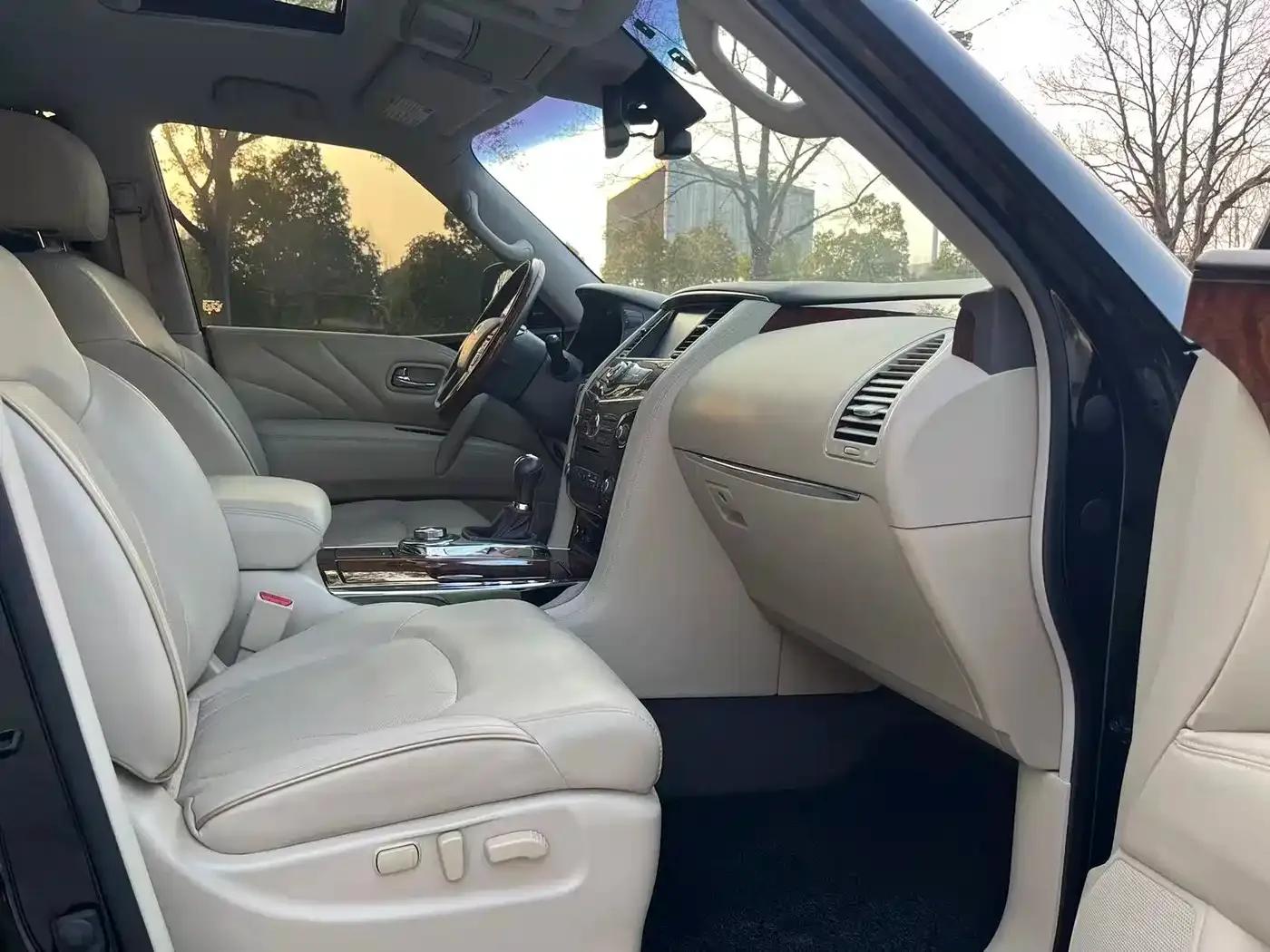 Infiniti QX80 2016 5.6L 4WD — миниатюра 19