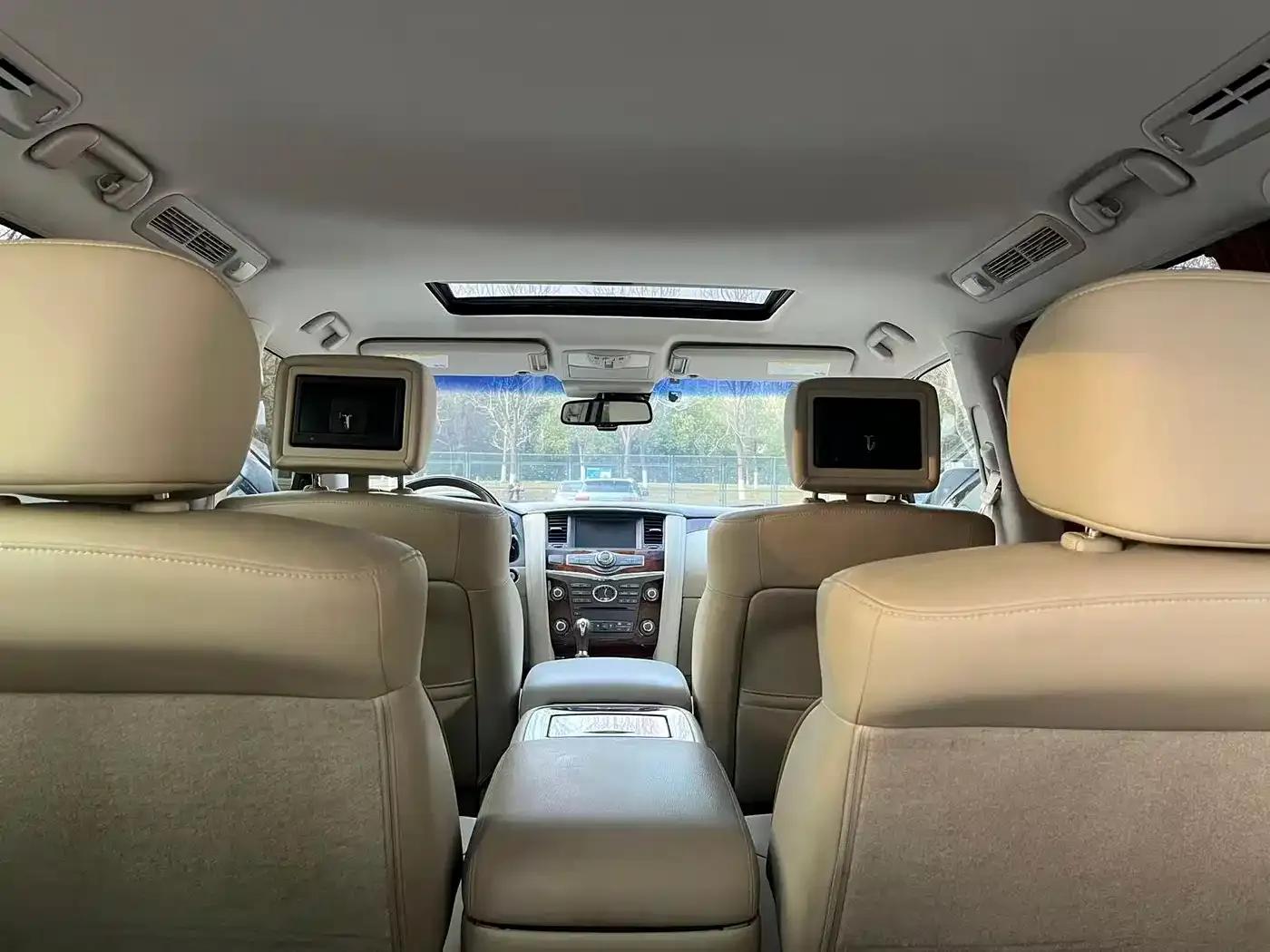 Infiniti QX80 2016 5.6L 4WD — миниатюра 25