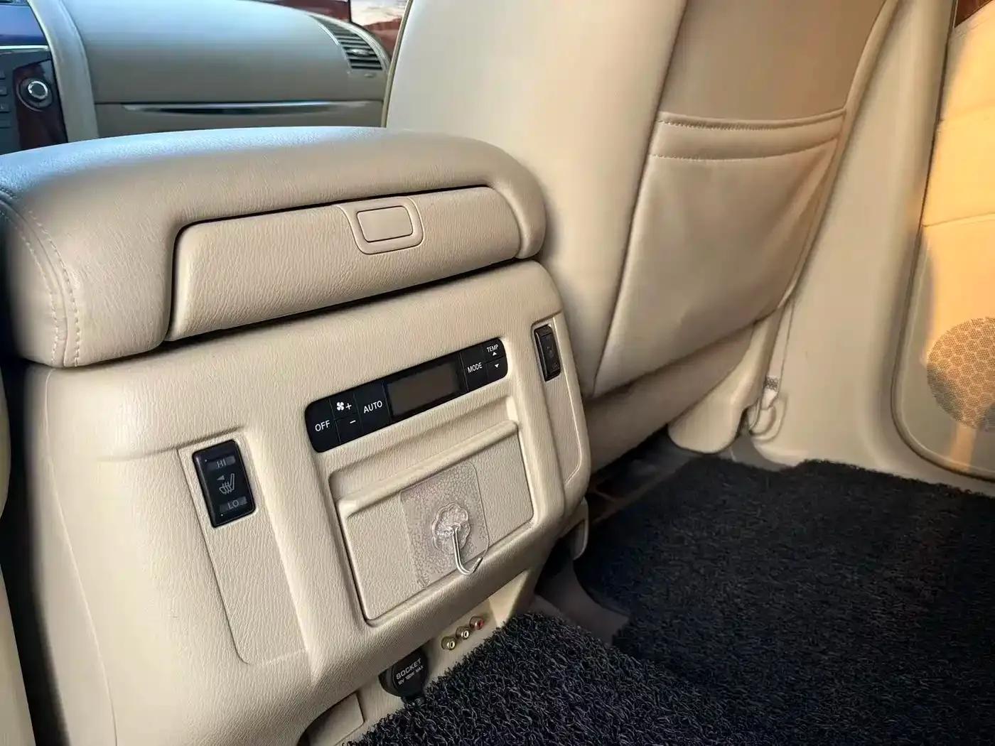 Infiniti QX80 2016 5.6L 4WD — миниатюра 28