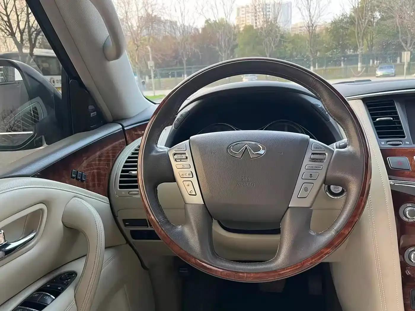 Infiniti QX80 2016 5.6L 4WD — миниатюра 10