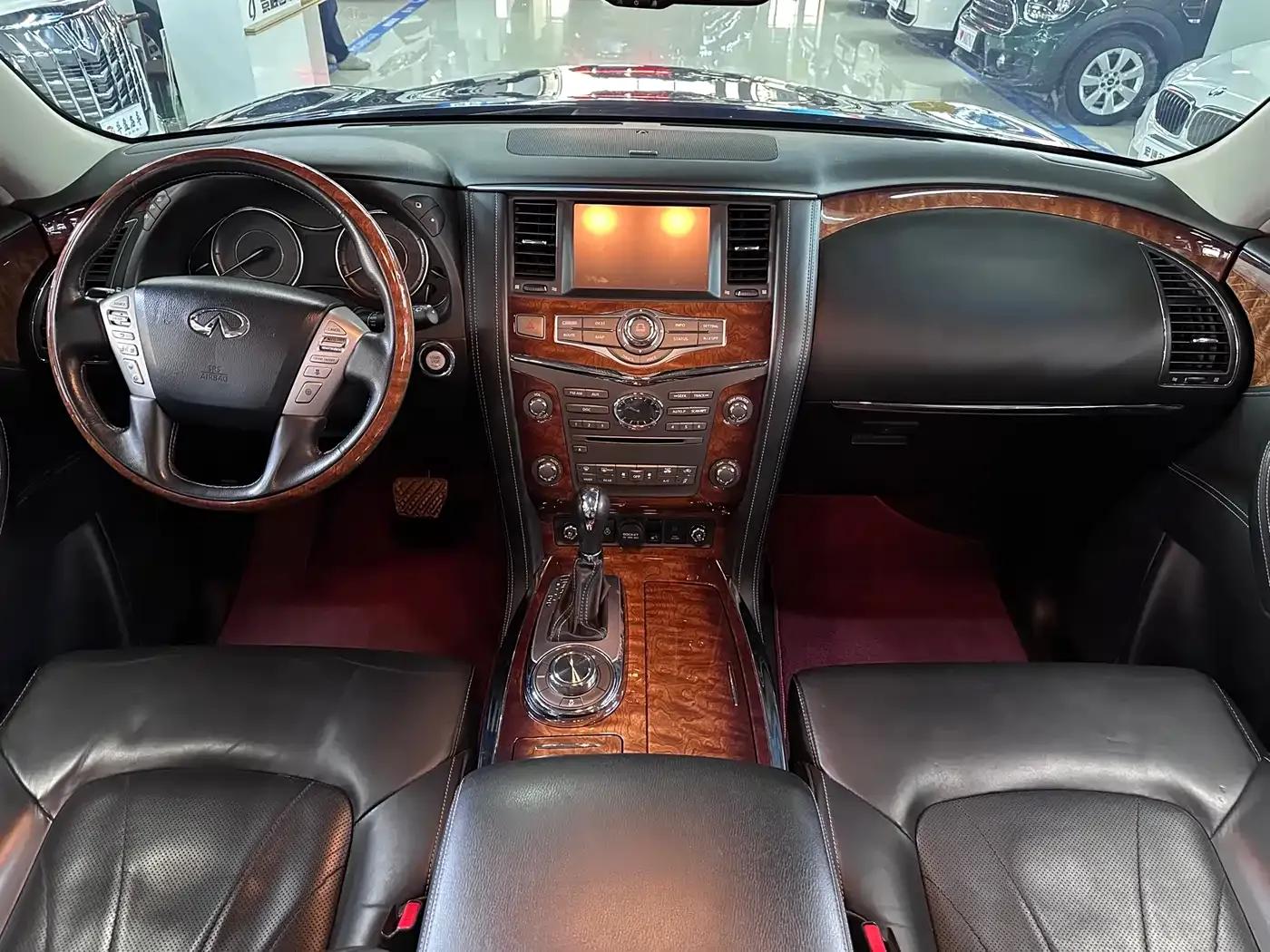 Infiniti QX80 2016 5.6L 4WD — миниатюра 4