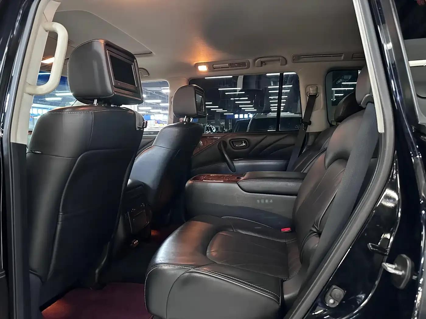 Infiniti QX80 2016 5.6L 4WD — миниатюра 6