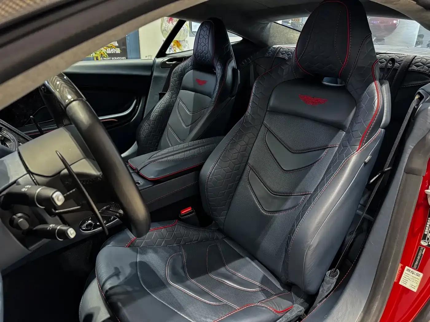 2019 Aston Martin DBS Superleggera V12 Coupe — миниатюра 11