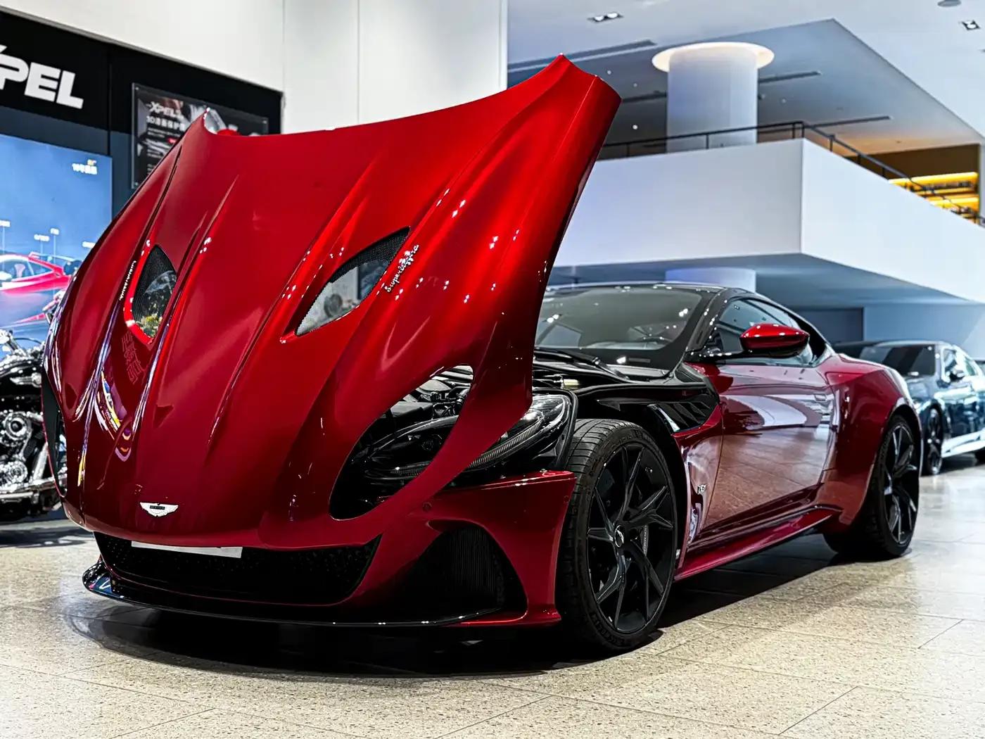 2019 Aston Martin DBS Superleggera V12 Coupe — миниатюра 13