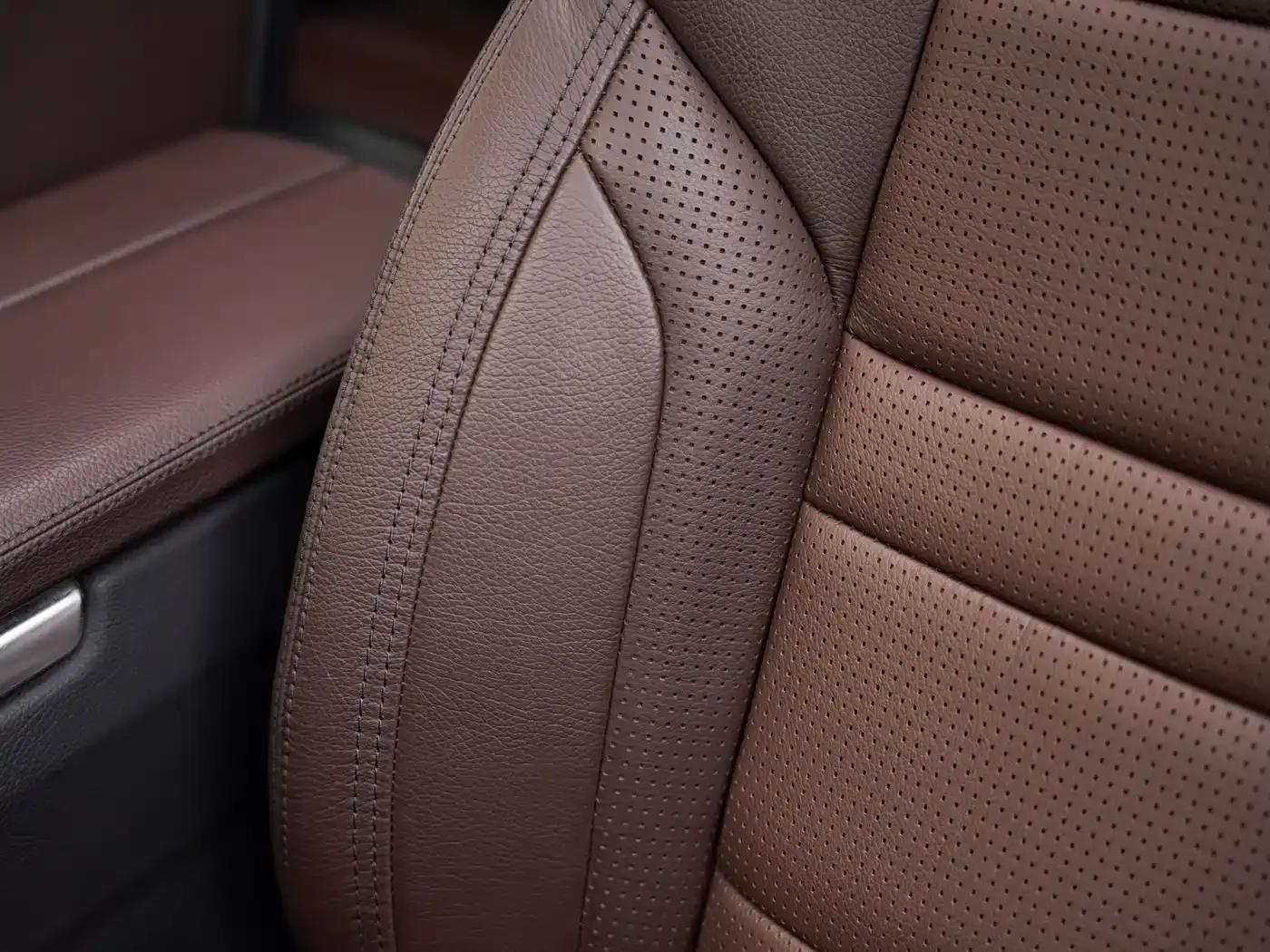 2012 Mercedes-Benz M-Class AMG ML 63 — миниатюра 26