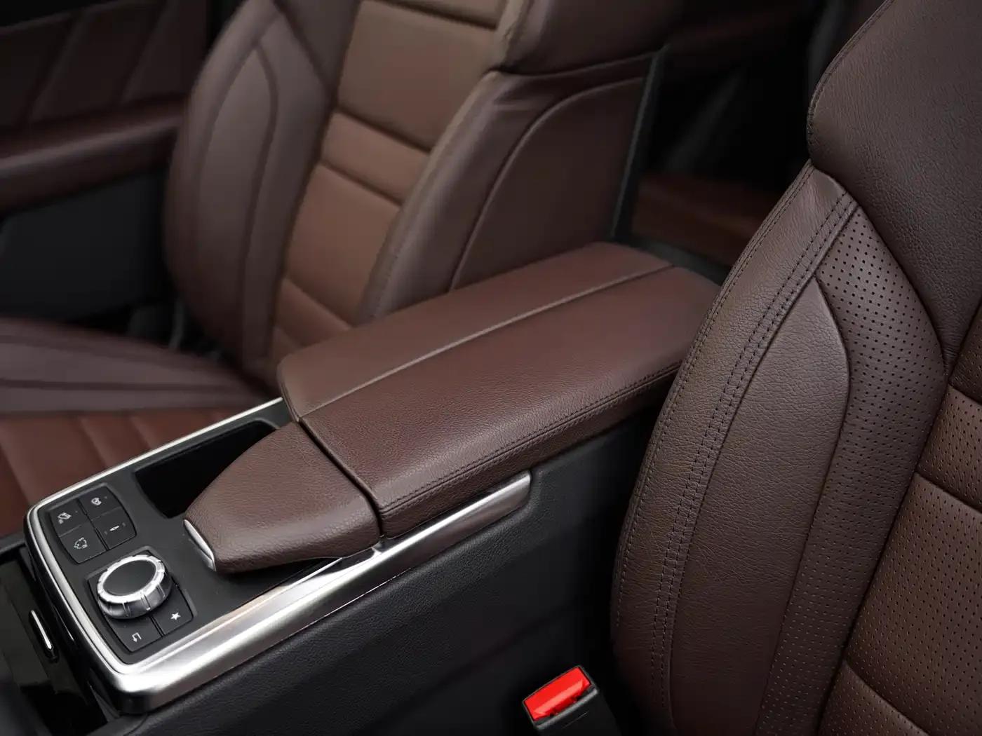 2012 Mercedes-Benz M-Class AMG ML 63 — миниатюра 27
