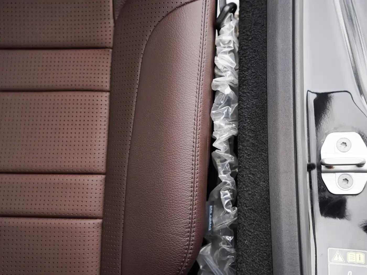 2012 Mercedes-Benz M-Class AMG ML 63 — миниатюра 31