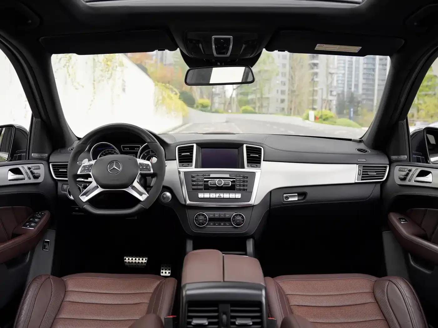 2012 Mercedes-Benz M-Class AMG ML 63 — миниатюра 33
