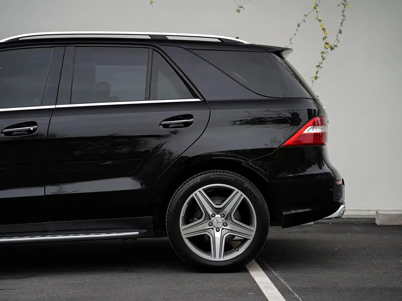 2012 Mercedes-Benz M-Class AMG ML 63 — миниатюра 5