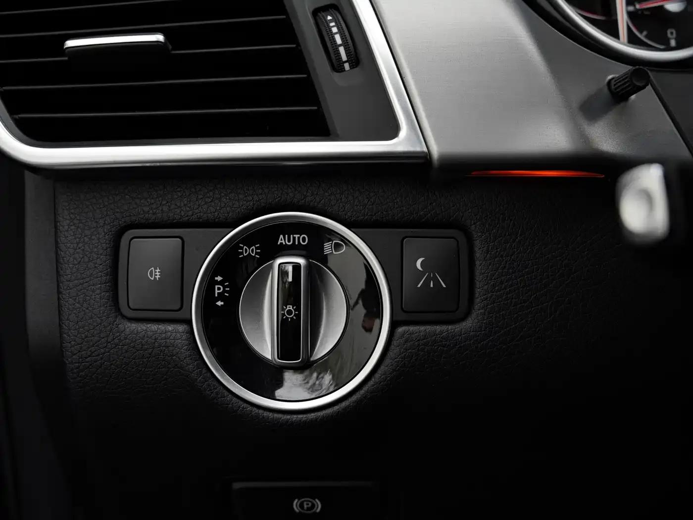 2012 Mercedes-Benz M-Class AMG ML 63 — миниатюра 42