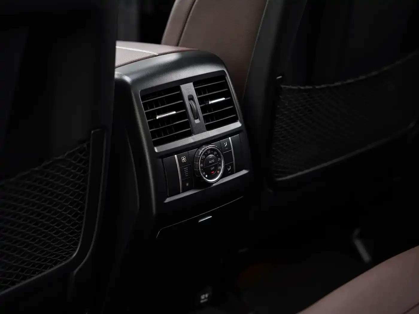 2012 Mercedes-Benz M-Class AMG ML 63 — миниатюра 47