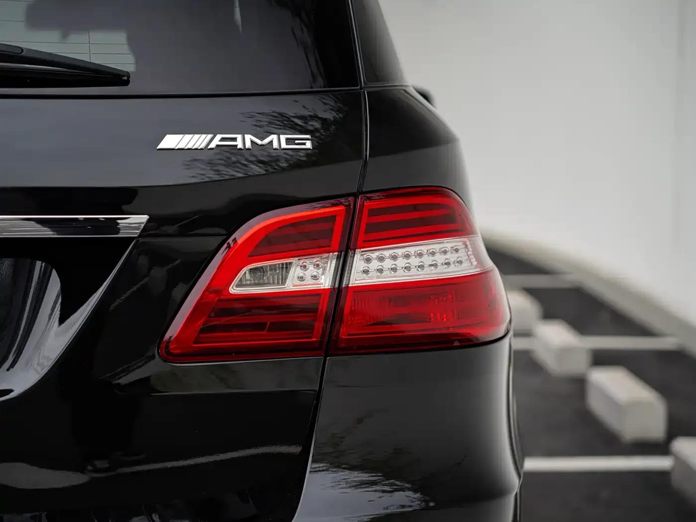 2012 Mercedes-Benz M-Class AMG ML 63 — миниатюра 10