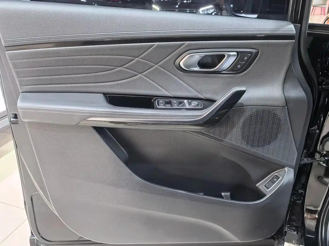 Maxus G90 2022 2.0T Galaxy 7-seater Edition — миниатюра 7