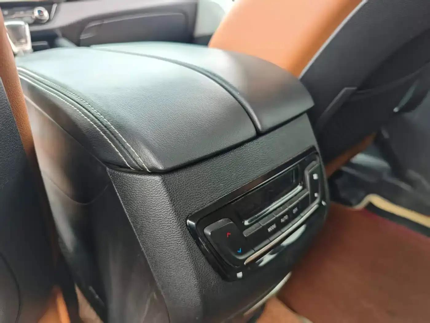 SAIC MAXUS D90 2017 2.0T Automatic 4WD Sirius — миниатюра 12