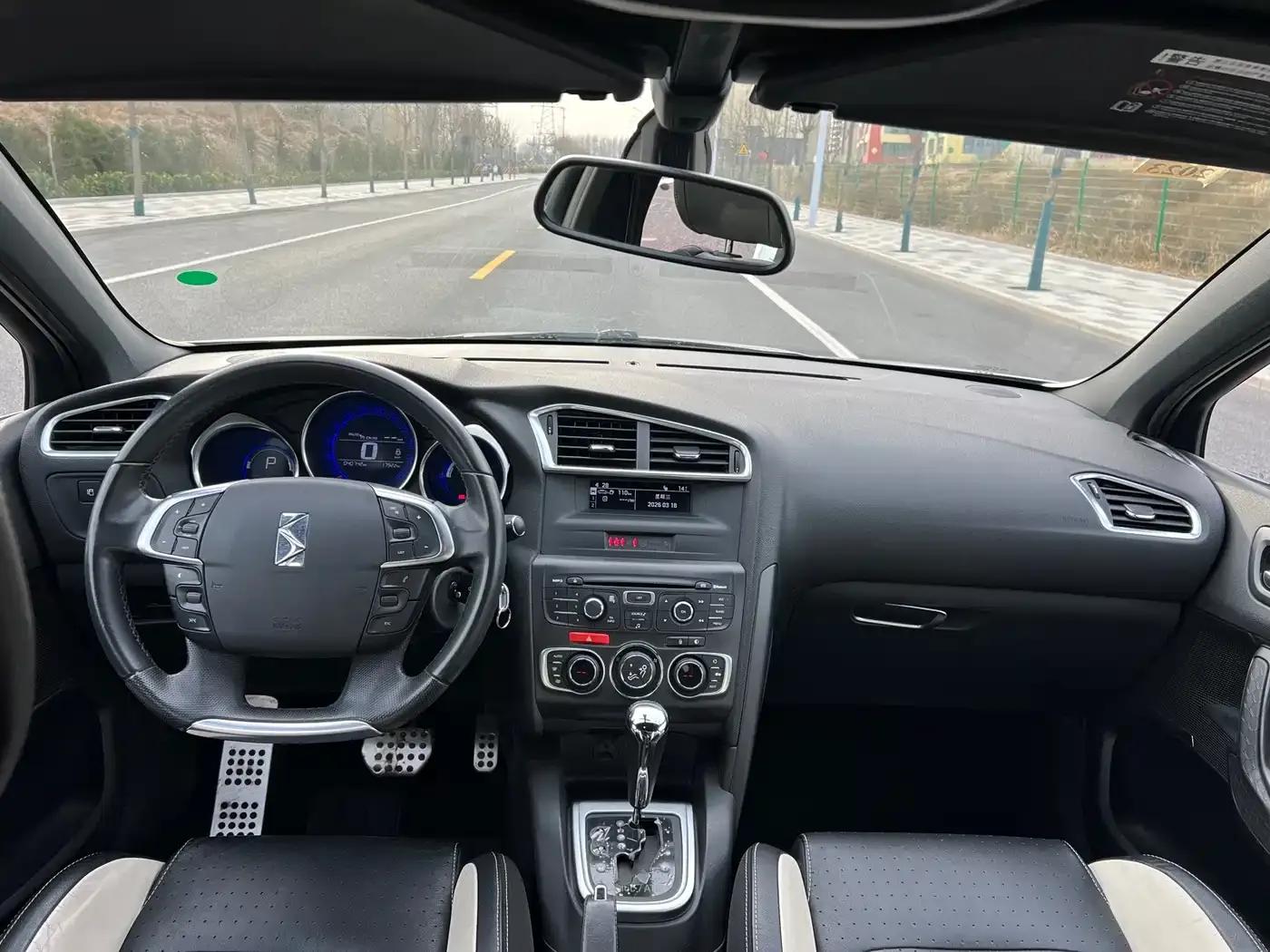DS 4 2012 1.6T Elegant Edition — миниатюра 5