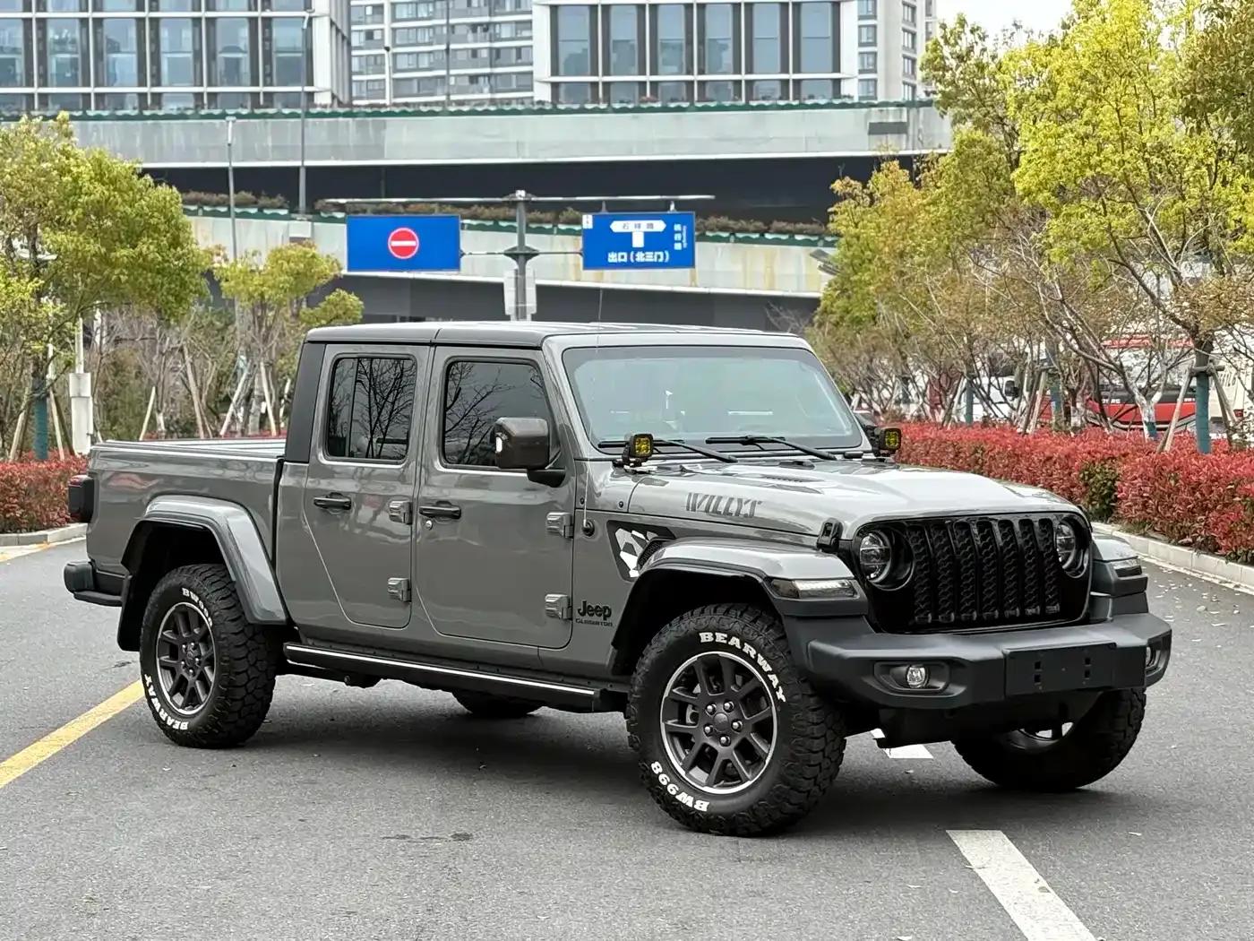 Gladiator 2022 3.6L First Edition — миниатюра 2