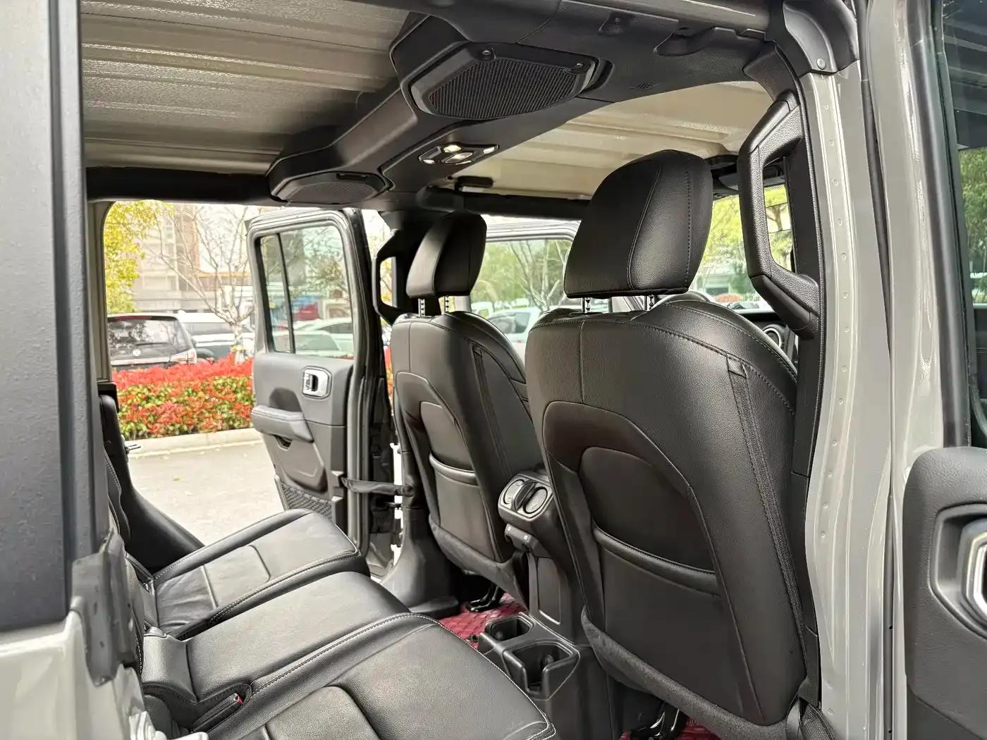 Gladiator 2022 3.6L First Edition — миниатюра 11