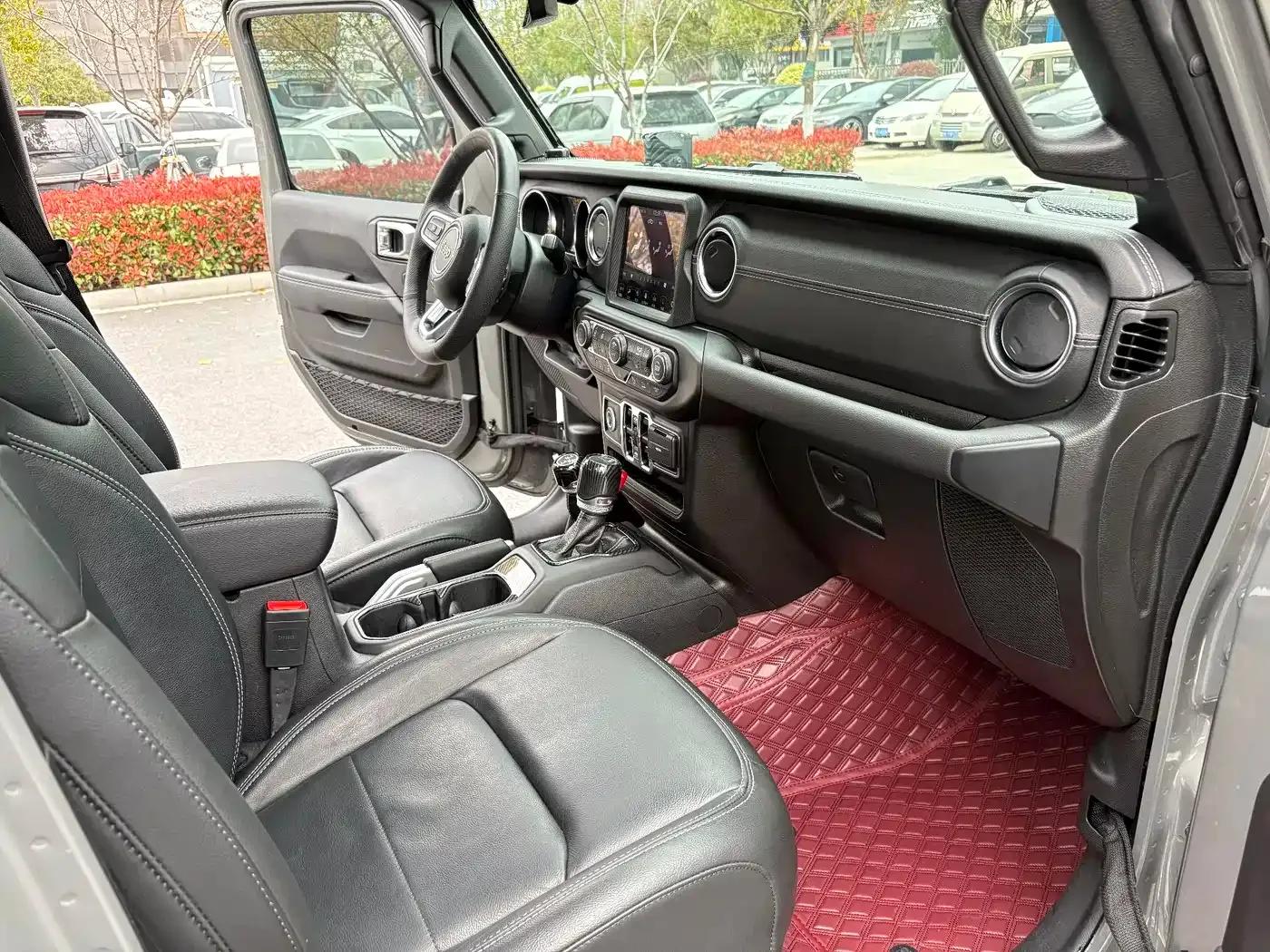 Gladiator 2022 3.6L First Edition — миниатюра 14