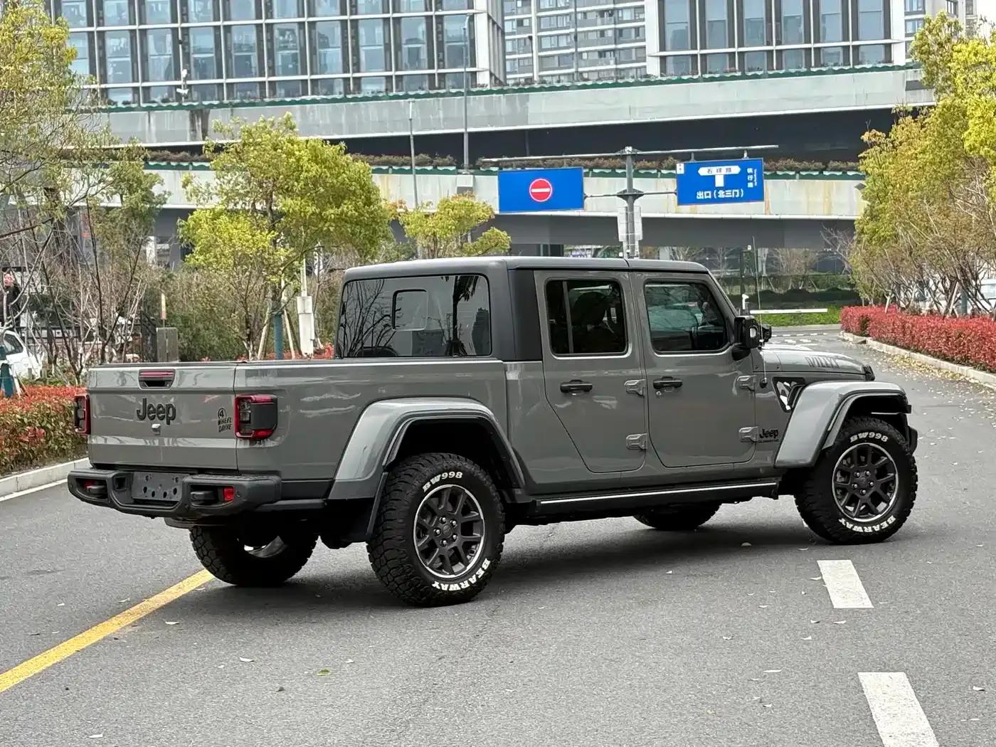 Gladiator 2022 3.6L First Edition — миниатюра 19