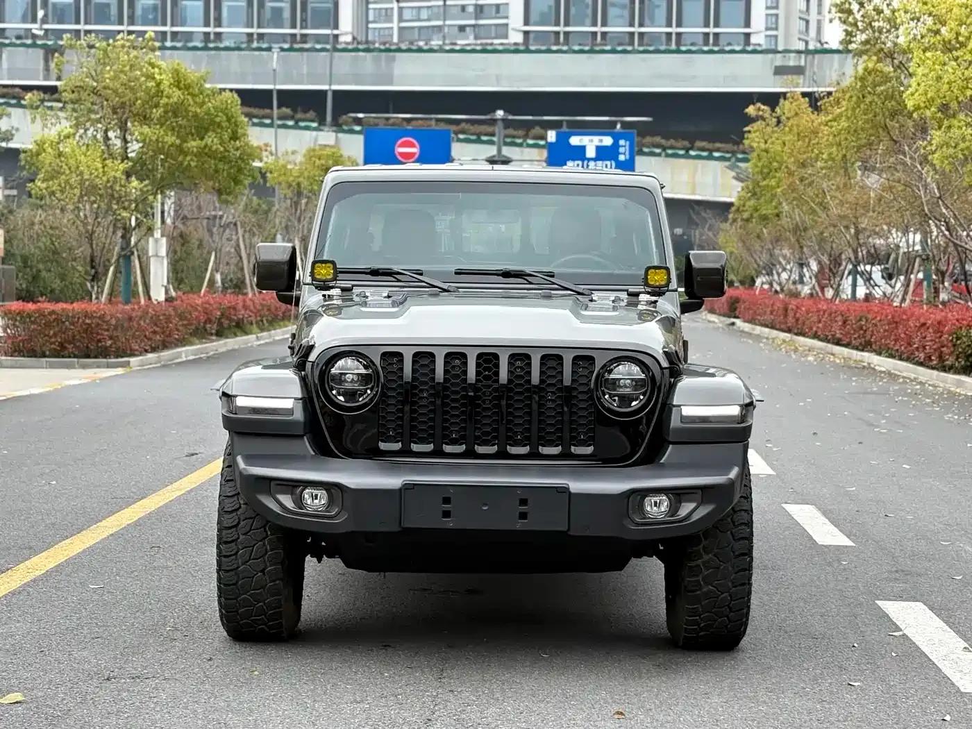 Gladiator 2022 3.6L First Edition — миниатюра 3
