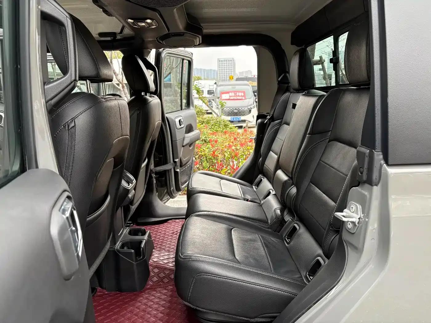 Gladiator 2022 3.6L First Edition — миниатюра 10