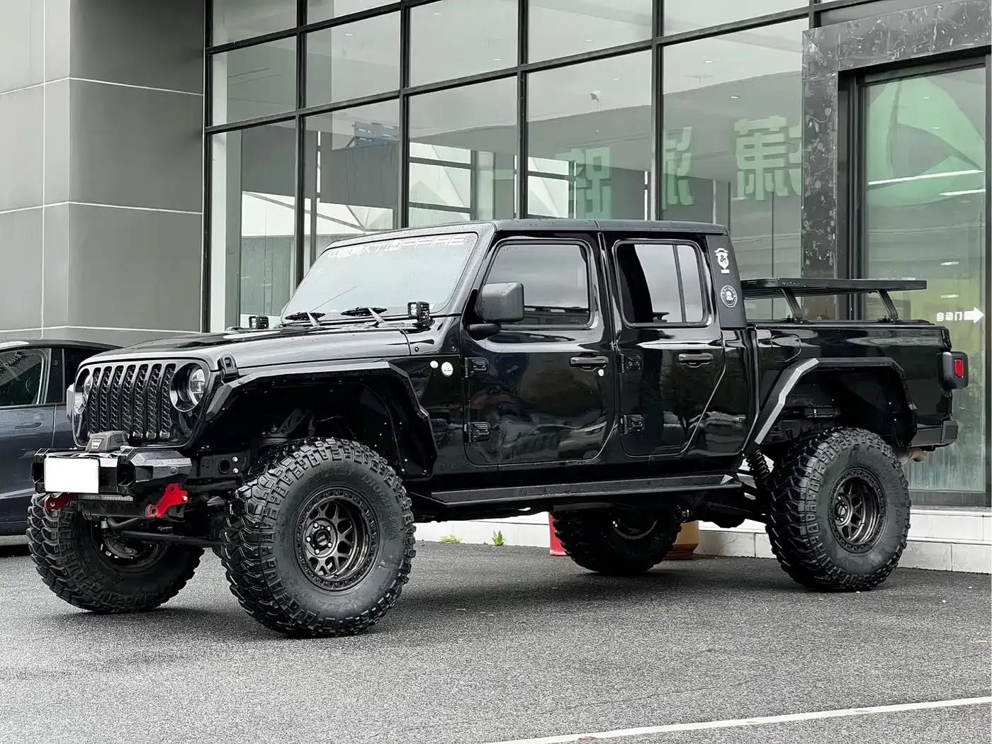 Gladiator 2020 3.6L Canadian Spec — миниатюра 1