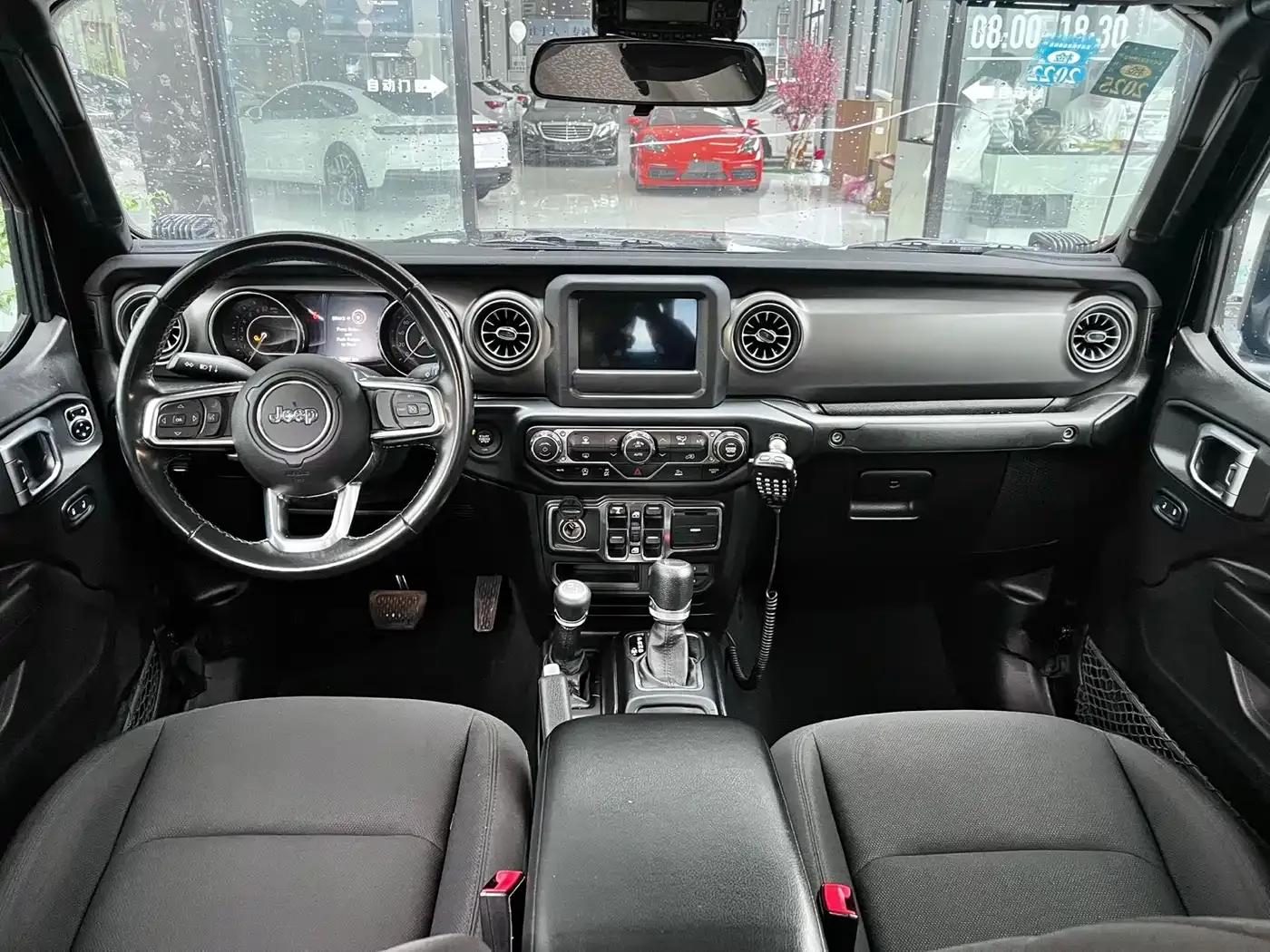 Gladiator 2020 3.6L Canadian Spec — миниатюра 5