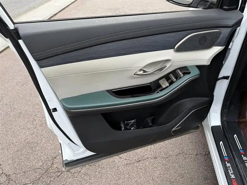 Jetour X90 C-DM 2025 Luxury Edition 7-Seater — миниатюра 6