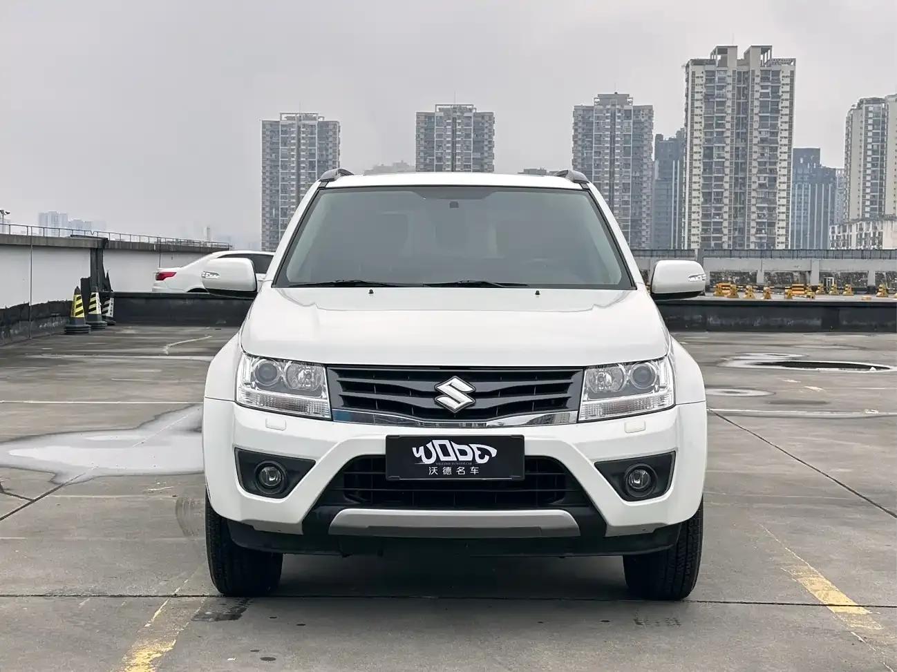 2012 Grand Vitara 2.4L AT Luxury Navigation 5-Door Edition — миниатюра 3