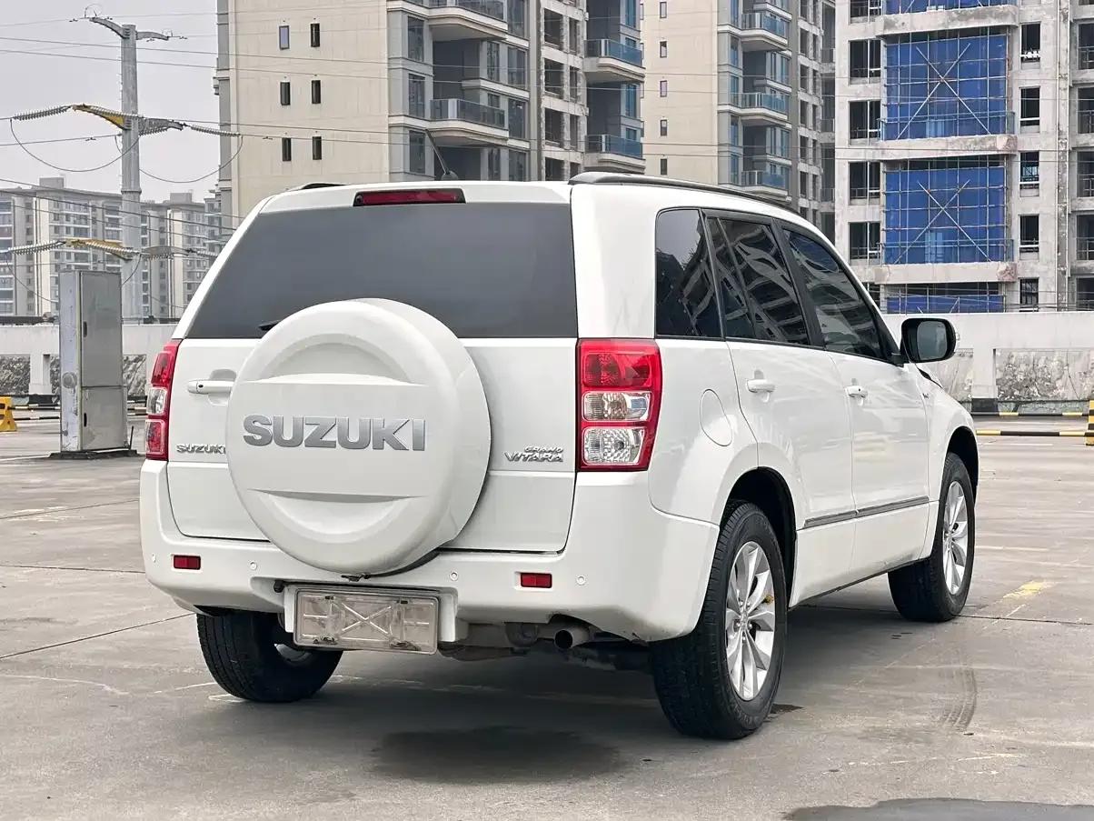 2012 Grand Vitara 2.4L AT Luxury Navigation 5-Door Edition — миниатюра 5