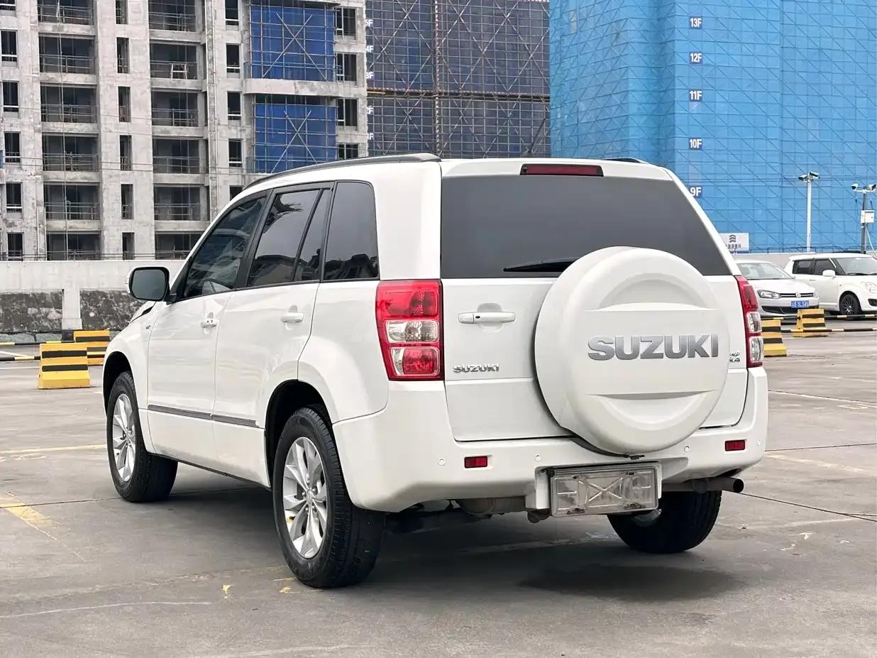 2012 Grand Vitara 2.4L AT Luxury Navigation 5-Door Edition — миниатюра 6