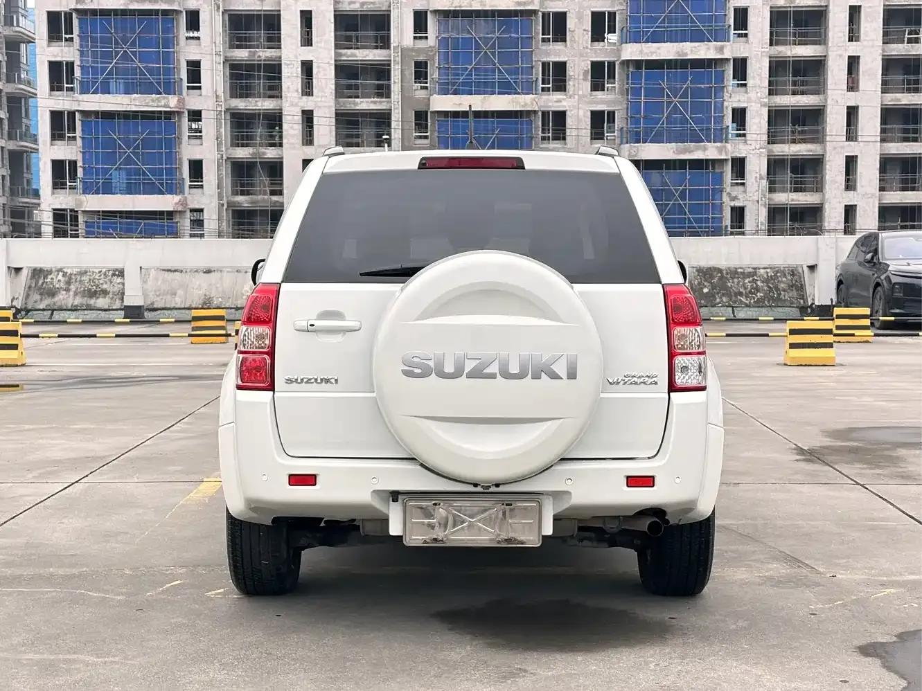 2012 Grand Vitara 2.4L AT Luxury Navigation 5-Door Edition — миниатюра 7