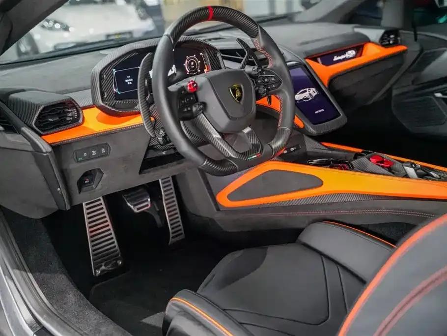 2026 Revuelto 6.5L Automatic — миниатюра 2