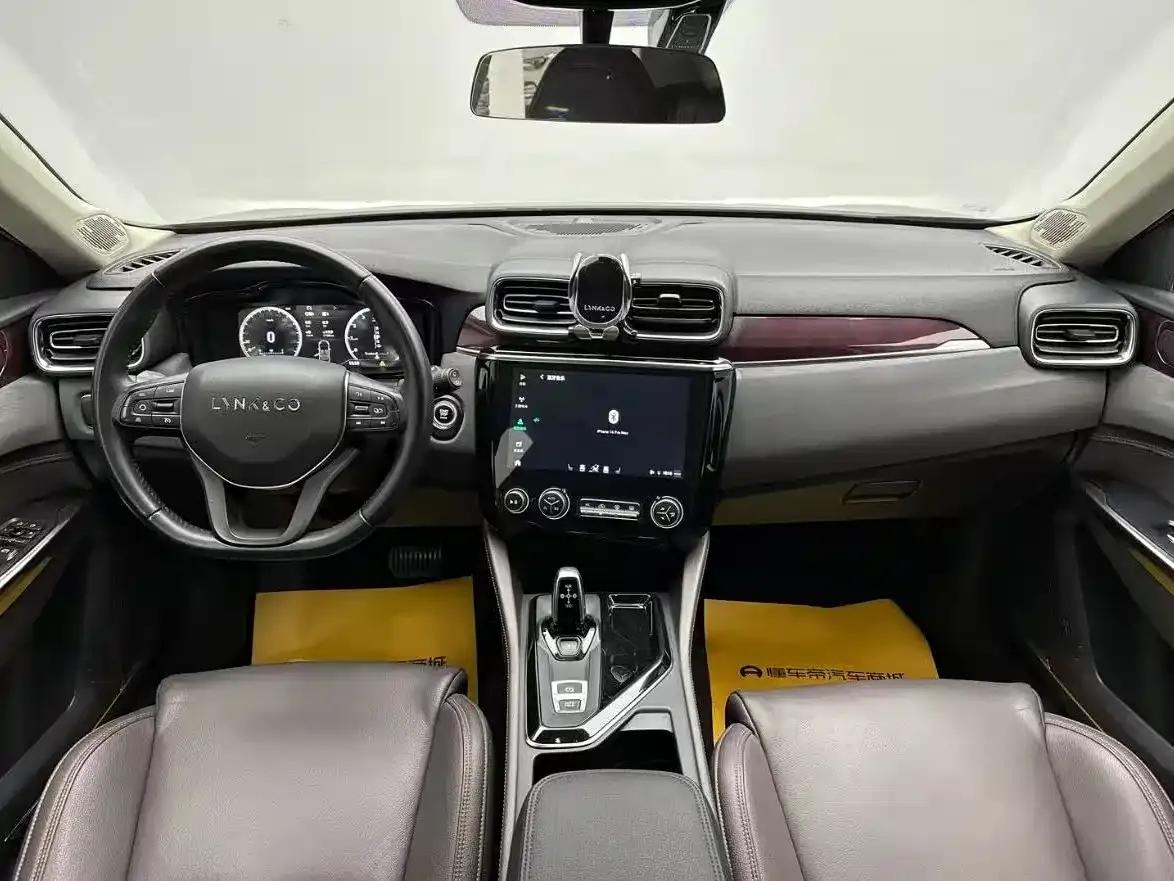 Lynk & Co 02 PHEV 2021 1.5T Pro — миниатюра 5