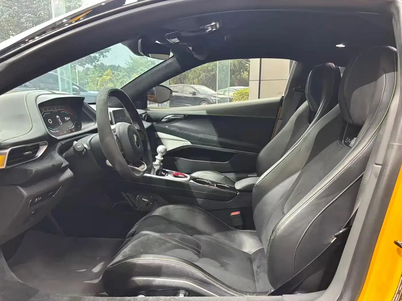 2022 EMIRA 3.5T V6 Manual First Edition — миниатюра 5