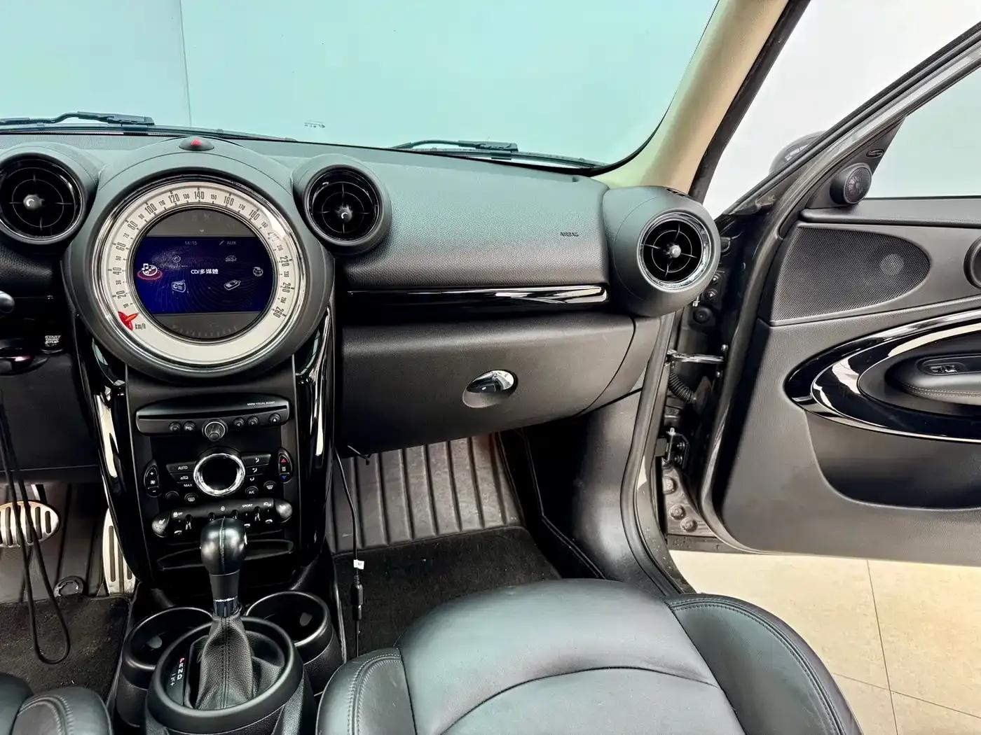 2013 MINI PACEMAN 1.6T COOPER S ALL4 — миниатюра 17