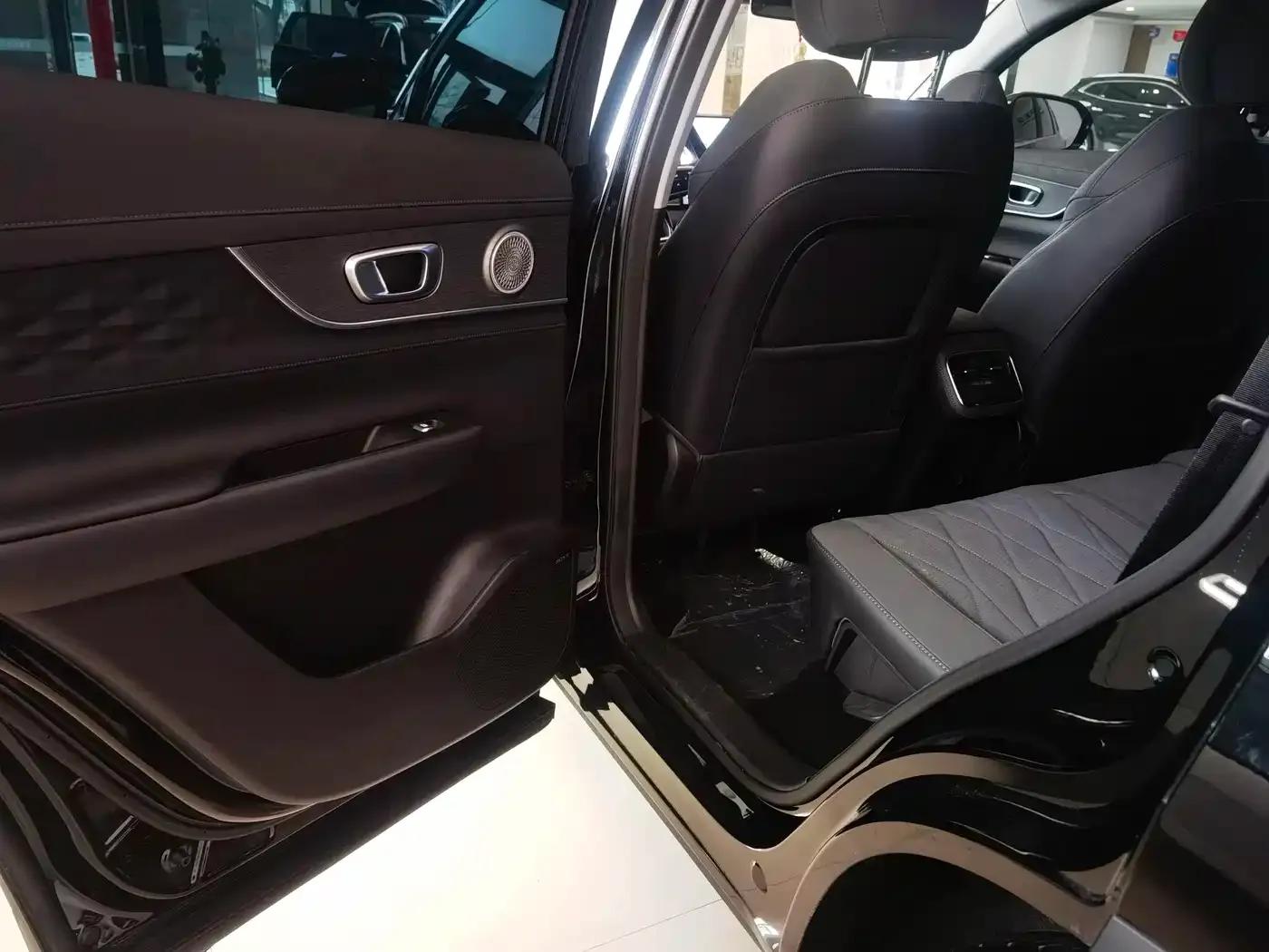 Fengyun T8 2025 1.5T 130km Comfort Edition 5-seater — миниатюра 6