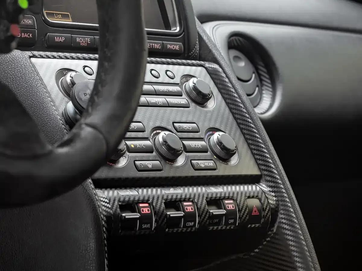 2010 Nissan GT-R 3.8T Premium Edition — миниатюра 11