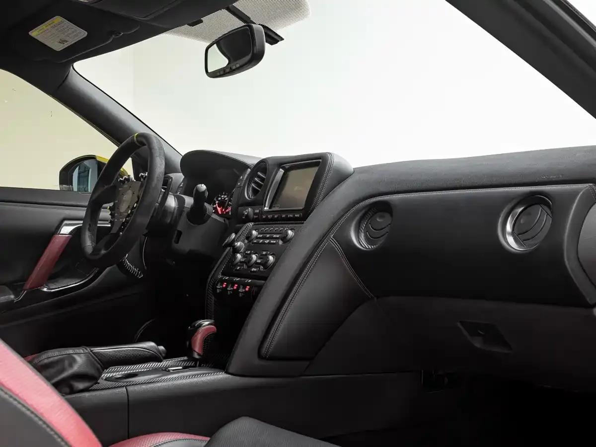 2010 Nissan GT-R 3.8T Premium Edition — миниатюра 12