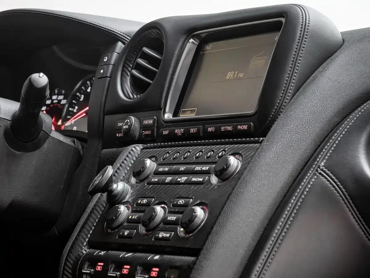 2010 Nissan GT-R 3.8T Premium Edition — миниатюра 13