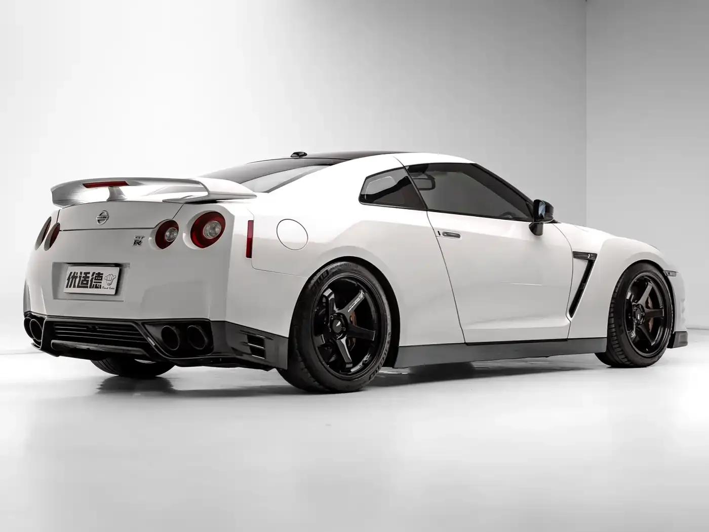 2010 Nissan GT-R 3.8T Premium Edition — миниатюра 6