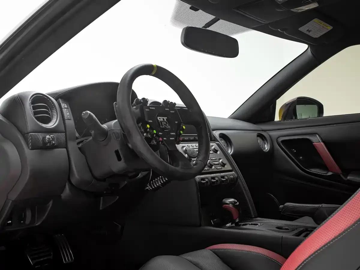 2010 Nissan GT-R 3.8T Premium Edition — миниатюра 10