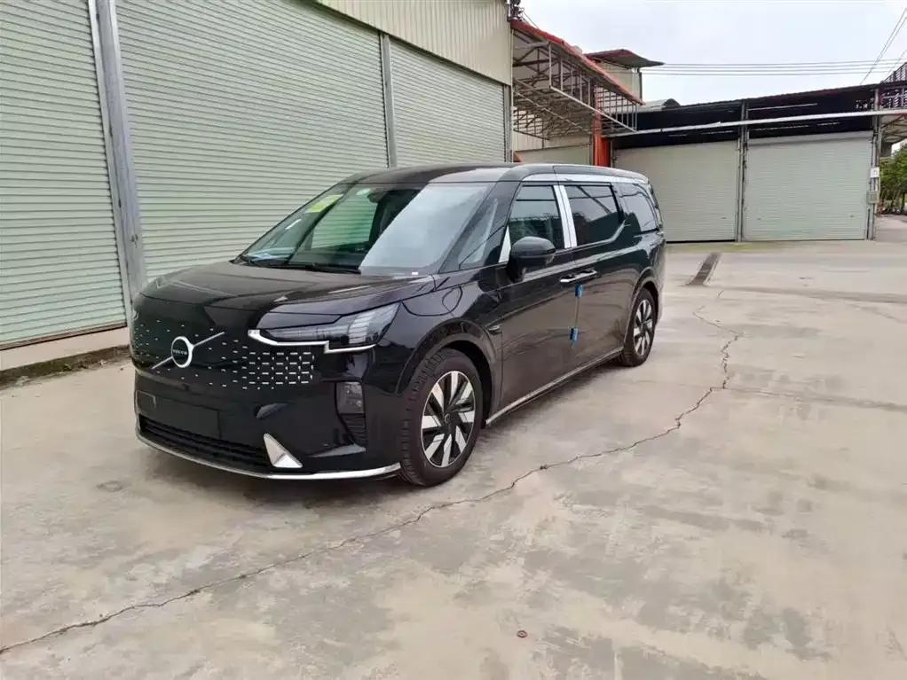 Volvo EM90 2025 Ultra 6-seater — миниатюра 1